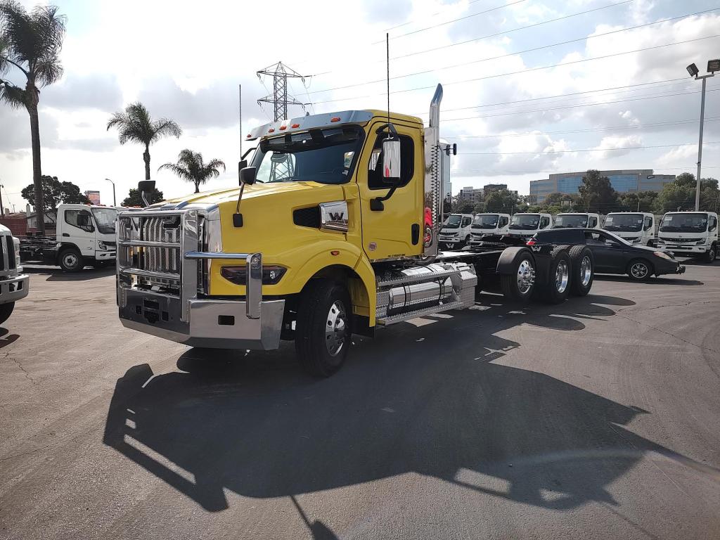 2025 WESTERN STAR 49X
