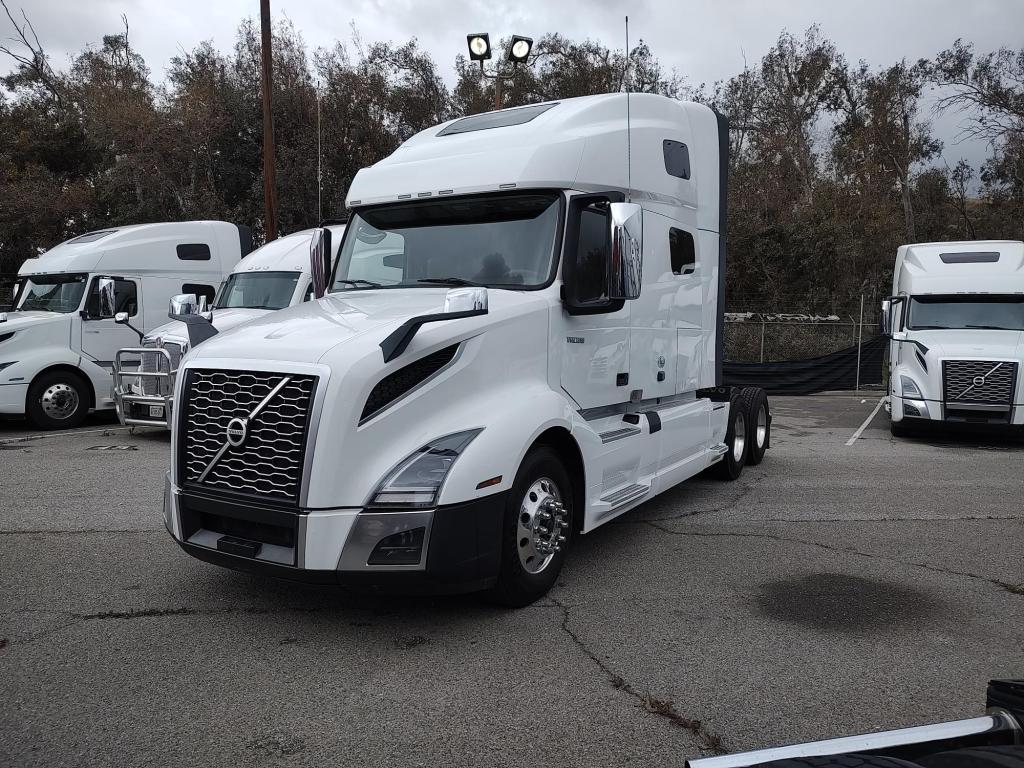 2022 Volvo VNL76064T
