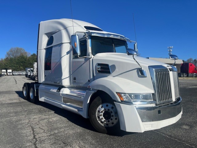 2022 WESTERN STAR 5700EX