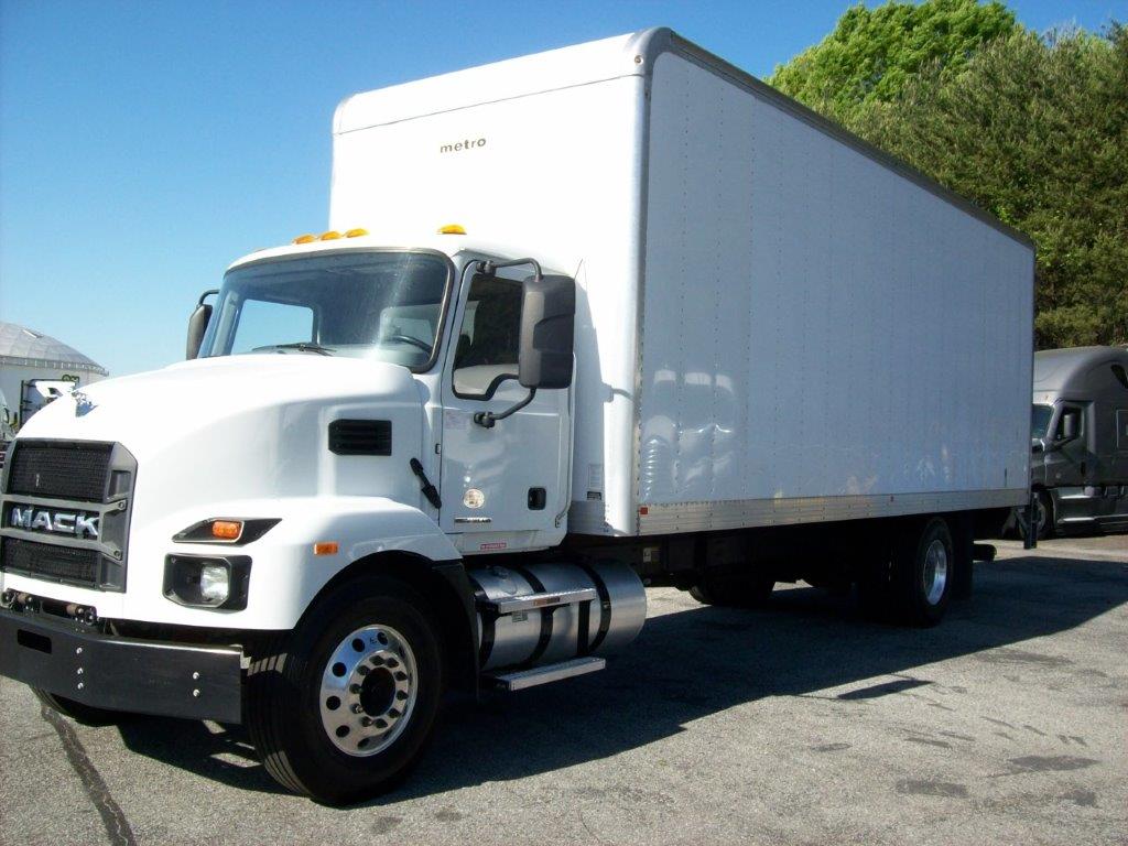 2023 MACK MD6