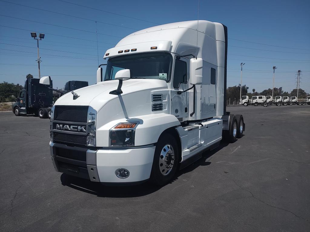 2022 Mack Anthem 64T