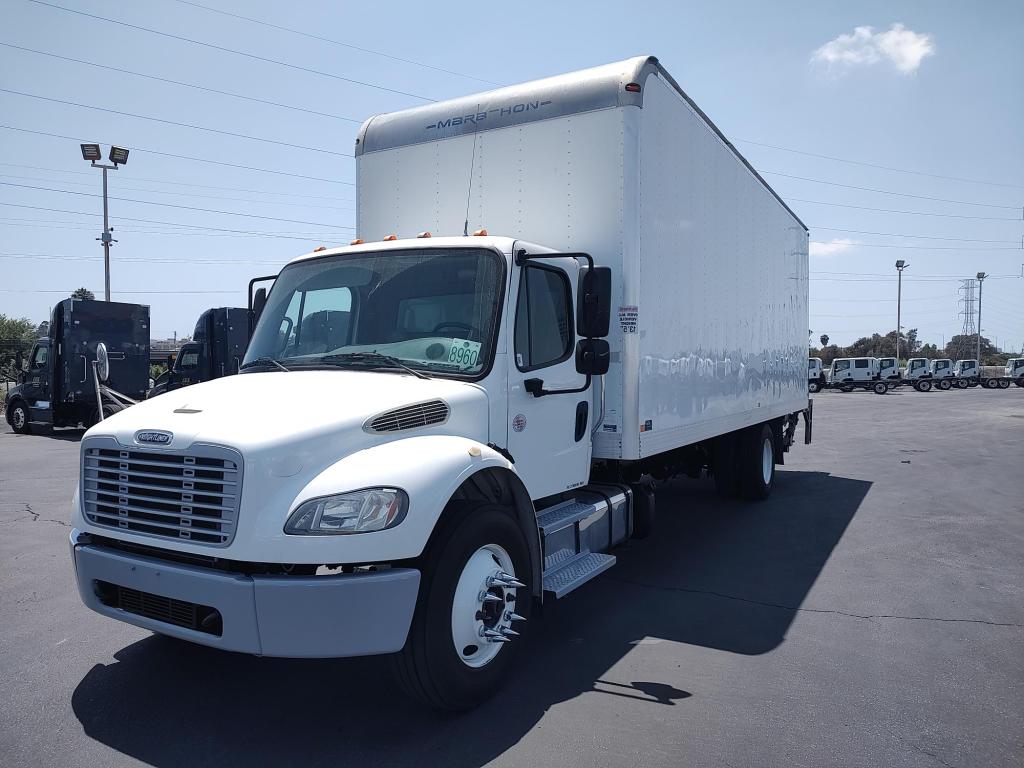 2020 Freightliner M2106