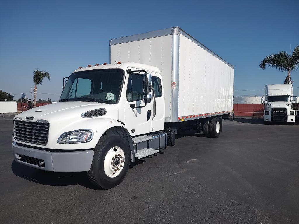 2023 Freightliner M2132