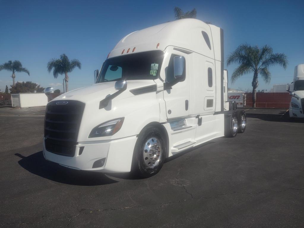 2024 Freightliner Cascadia 126SLP