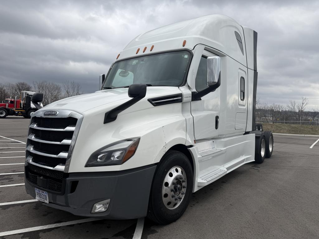 2024 Freightliner Cascadia PT126SLP