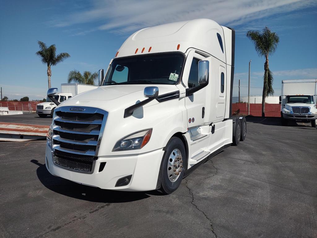 2025 Freightliner Cascadia PT126SLP
